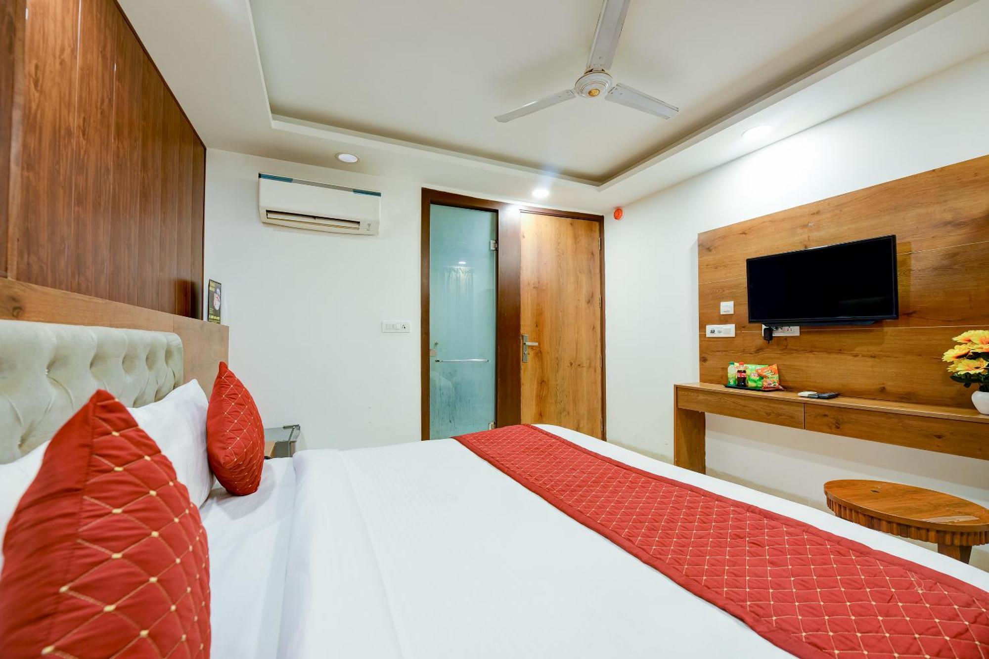 Hotel Grand Qubic Near Delhi Airport Nueva Delhi Exterior foto