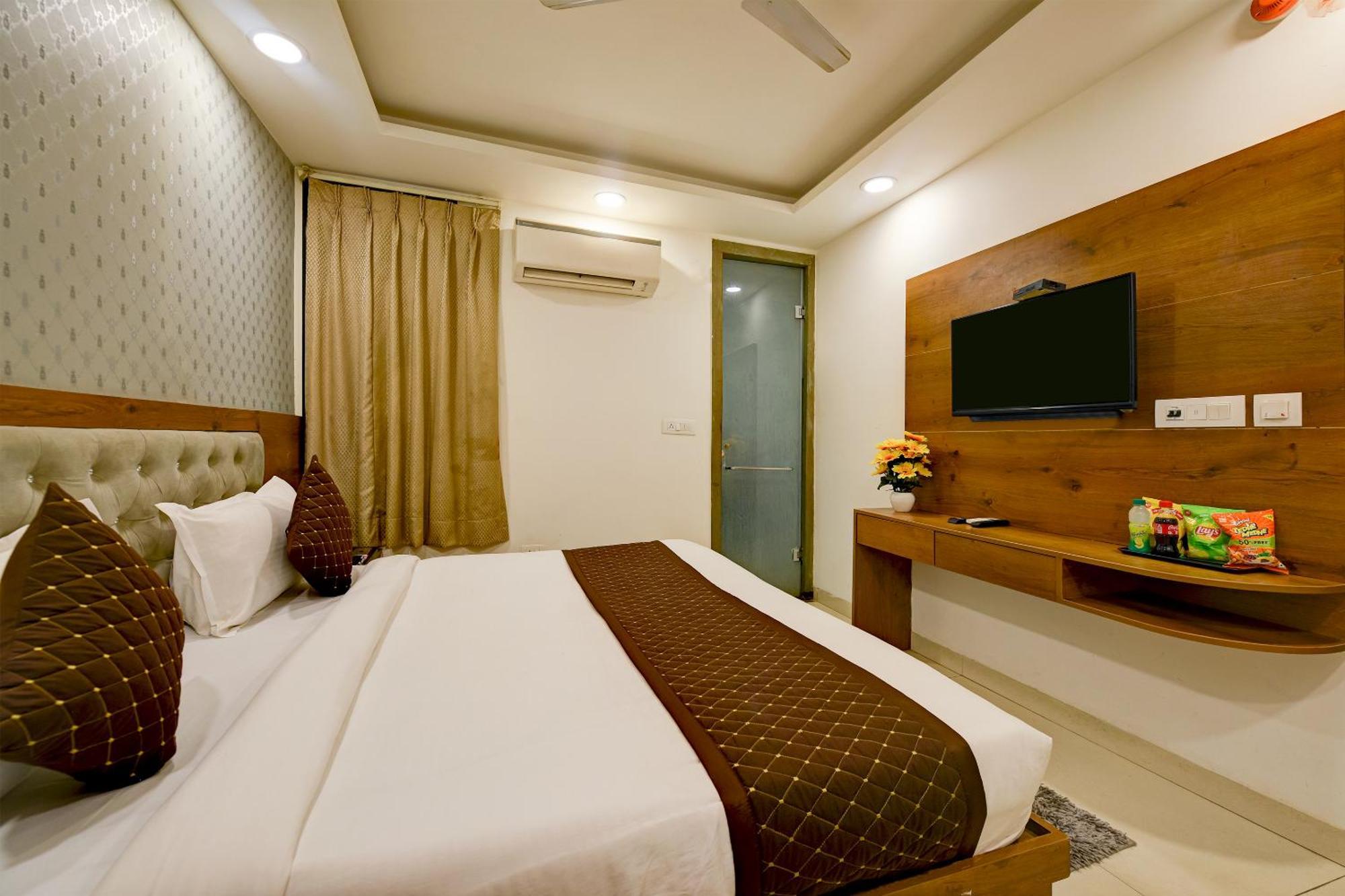 Hotel Grand Qubic Near Delhi Airport Nueva Delhi Exterior foto