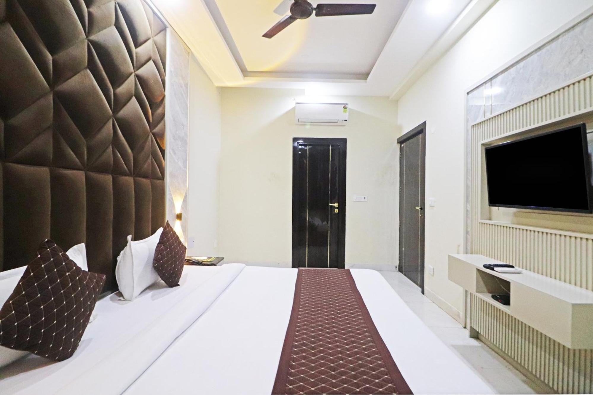 Hotel Grand Qubic Near Delhi Airport Nueva Delhi Exterior foto