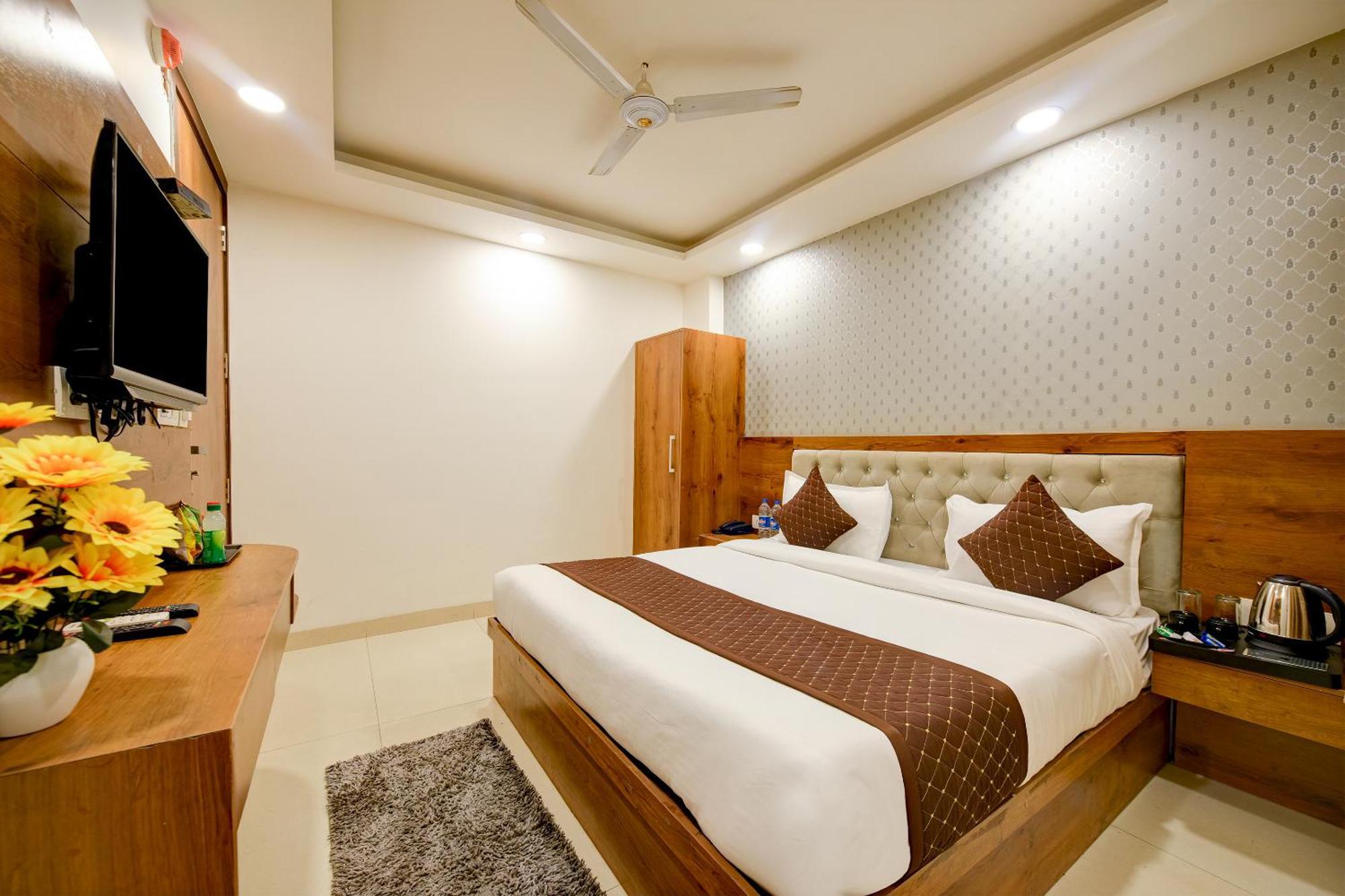 Hotel Grand Qubic Near Delhi Airport Nueva Delhi Exterior foto
